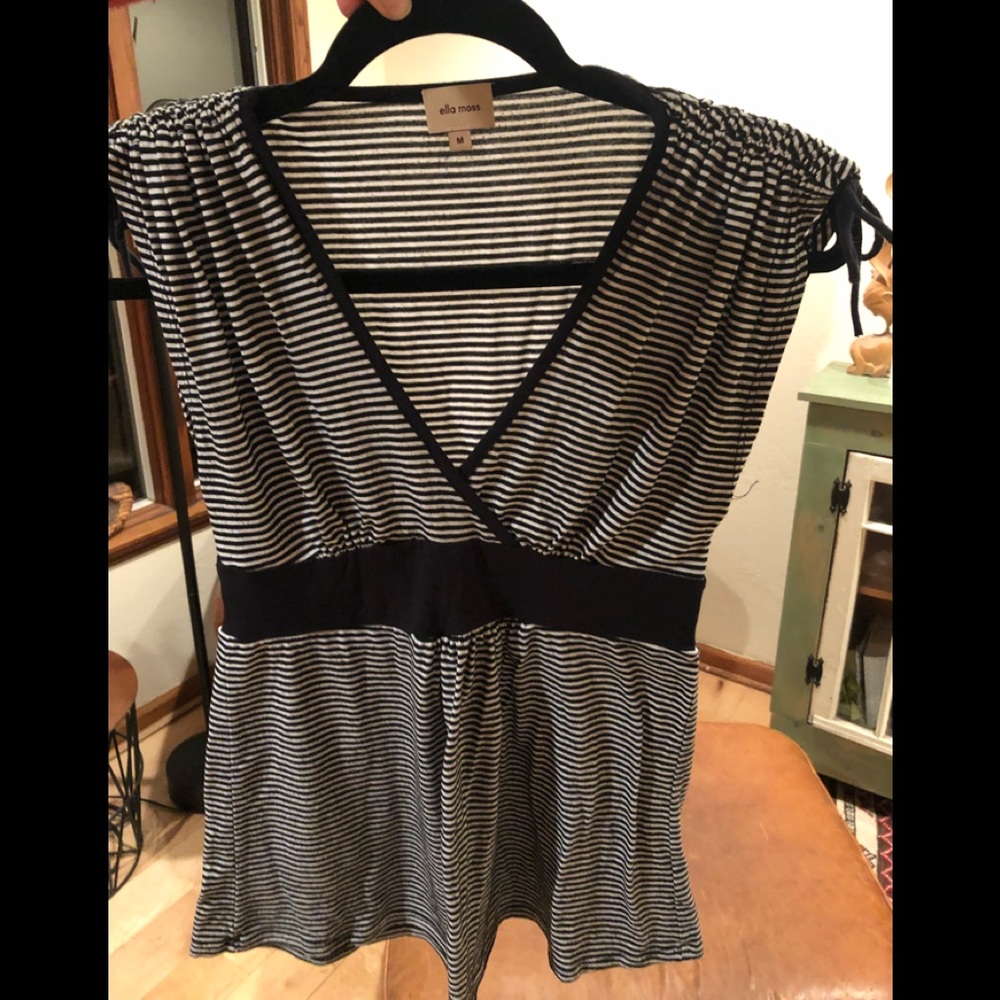 Ella Moss top, Size Medium EUC